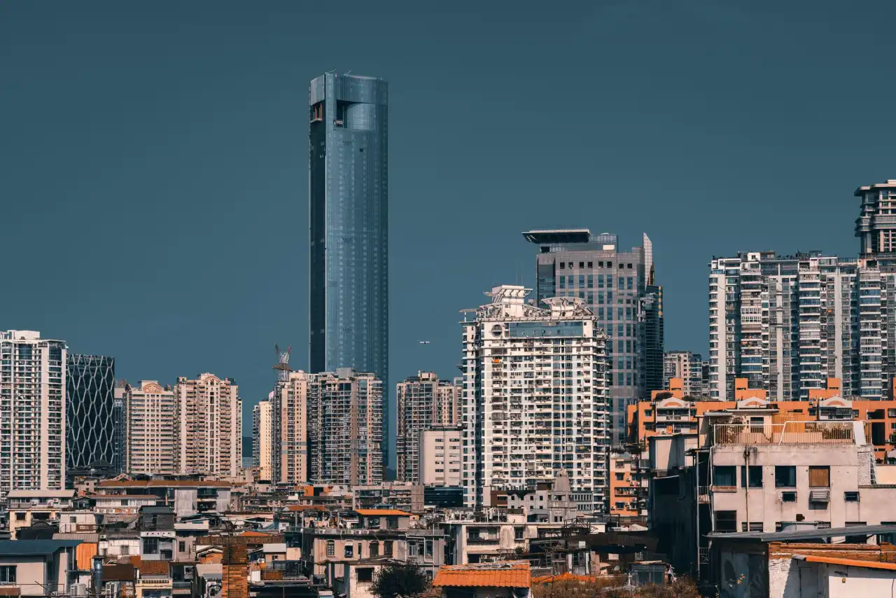 深圳酒业贸易市场趋势与红酒白酒批发渠道优化策略
