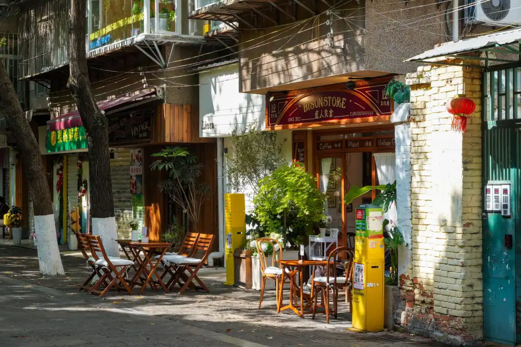 红酒白酒批发供应链优化方案:从仓储到餐饮门店的物流管理实践