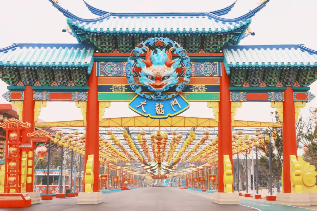 红酒与白酒在餐饮门店的品类搭配策略——深圳酒类批发商实战解析