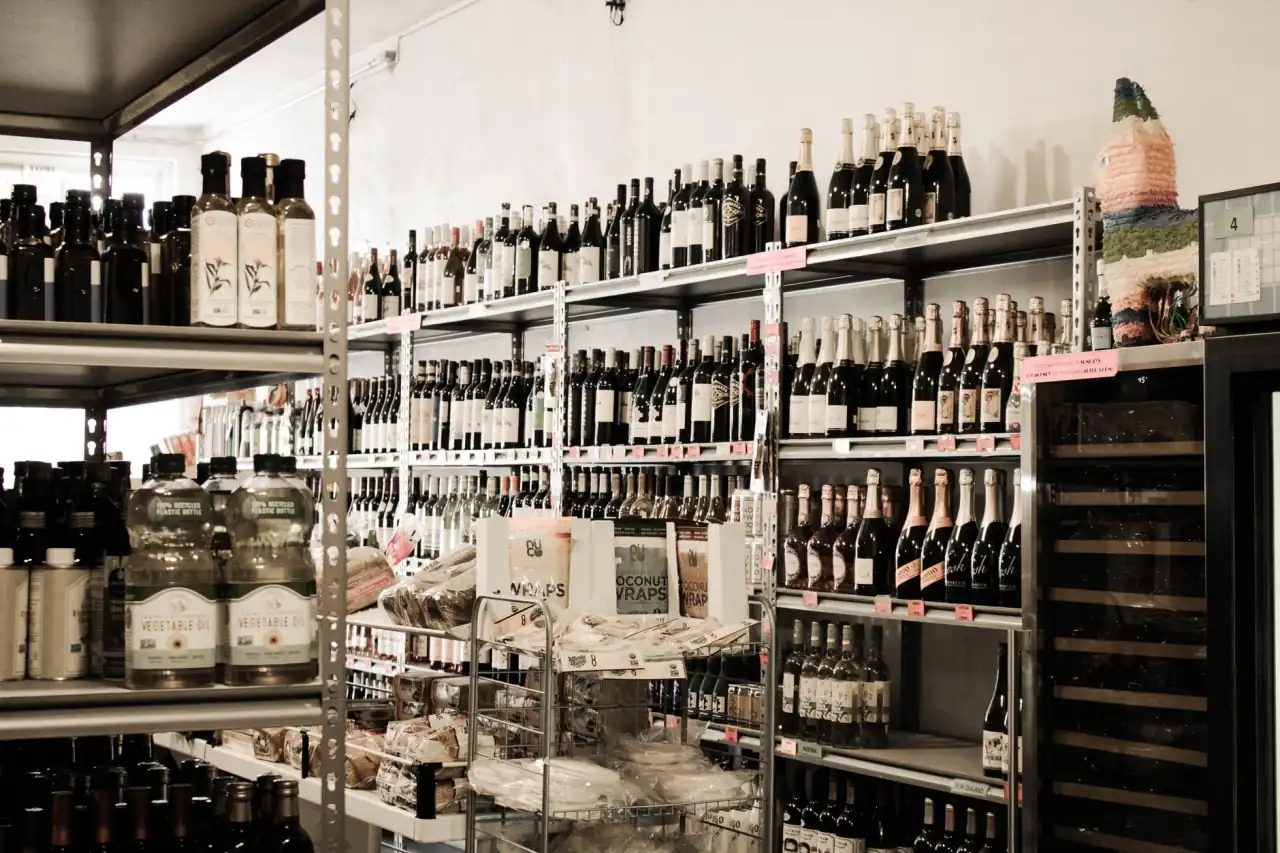 餐饮门店酒类批发方案：如何搭配红酒白酒与洋酒品类正文配图 1