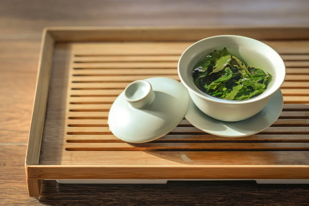 红酒与白酒仓储温度管控差异对品质影响的深度技术分析