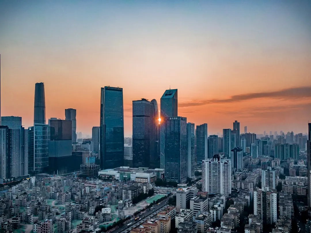 2025华南酒业批发市场趋势与红酒白酒选品策略分析