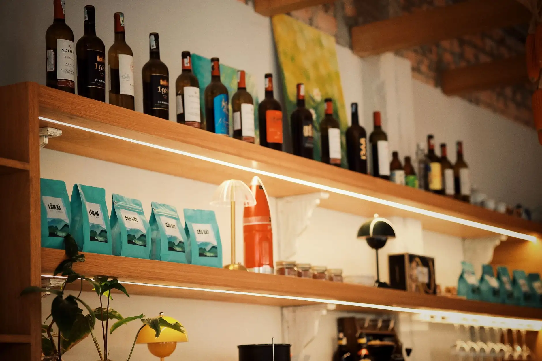深圳酒业贸易观察：红酒白酒批发渠道正品溯源与稳定供货趋势分析正文配图 2